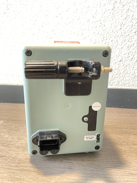 Pompe de perfusion Ivac 598 avec écran LCD et bouton de contrôle