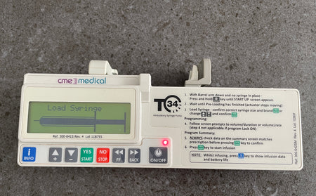 Pompe à perfusion CME McKinley T34 avec écran LCD.