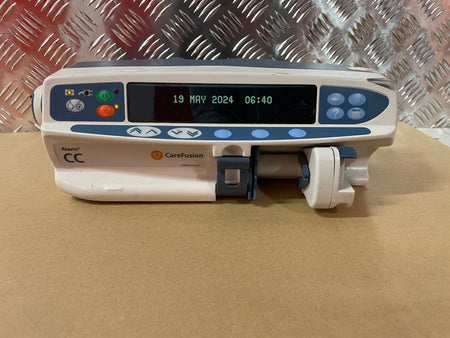 CareFusion-Alaris-CC-pompe-a-perfusion-medicale-avec-interface-utilisateur.jpg